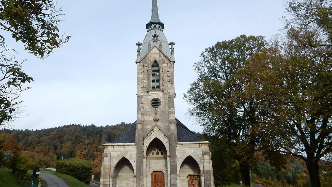 L'église protestante de Saint-George et son clocher de pierre